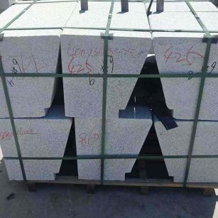 黑河 芝麻白异形坐凳，石凳