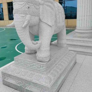 黑河 白麻花岗岩动物异形石雕-大象