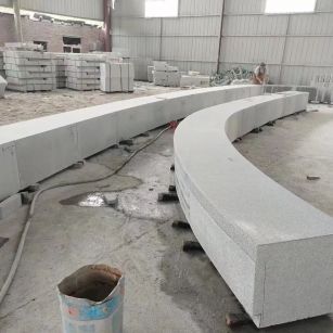 黑河芝麻白花岗岩石板材 园林光面弧形坐凳