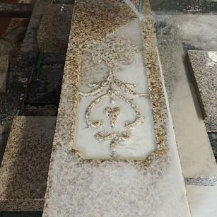 黑河 黄金麻花岗岩异形加工雕刻栏杆大柱