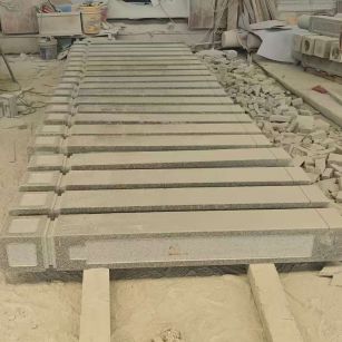 黑河 芝麻白异形加工雕刻-栏杆大柱，方柱