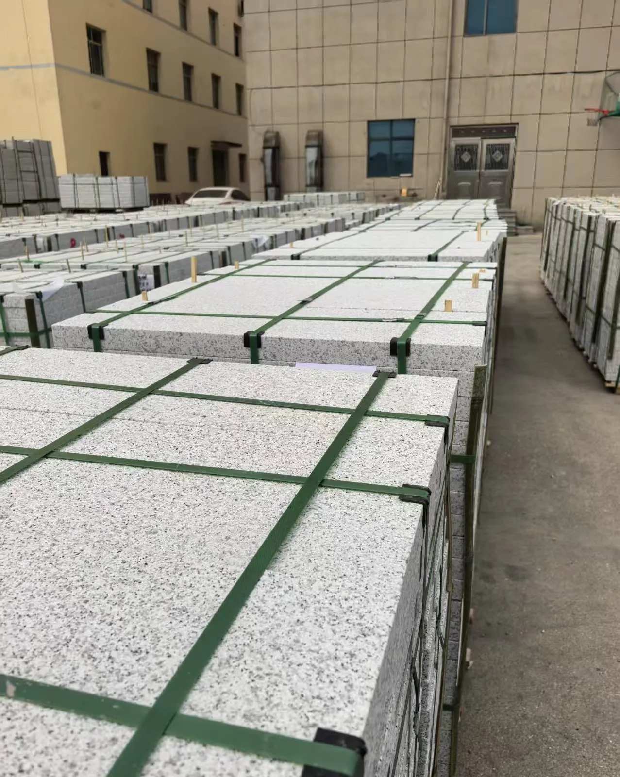 黑河 白麻花岗岩5.0公分荔枝面地铺石