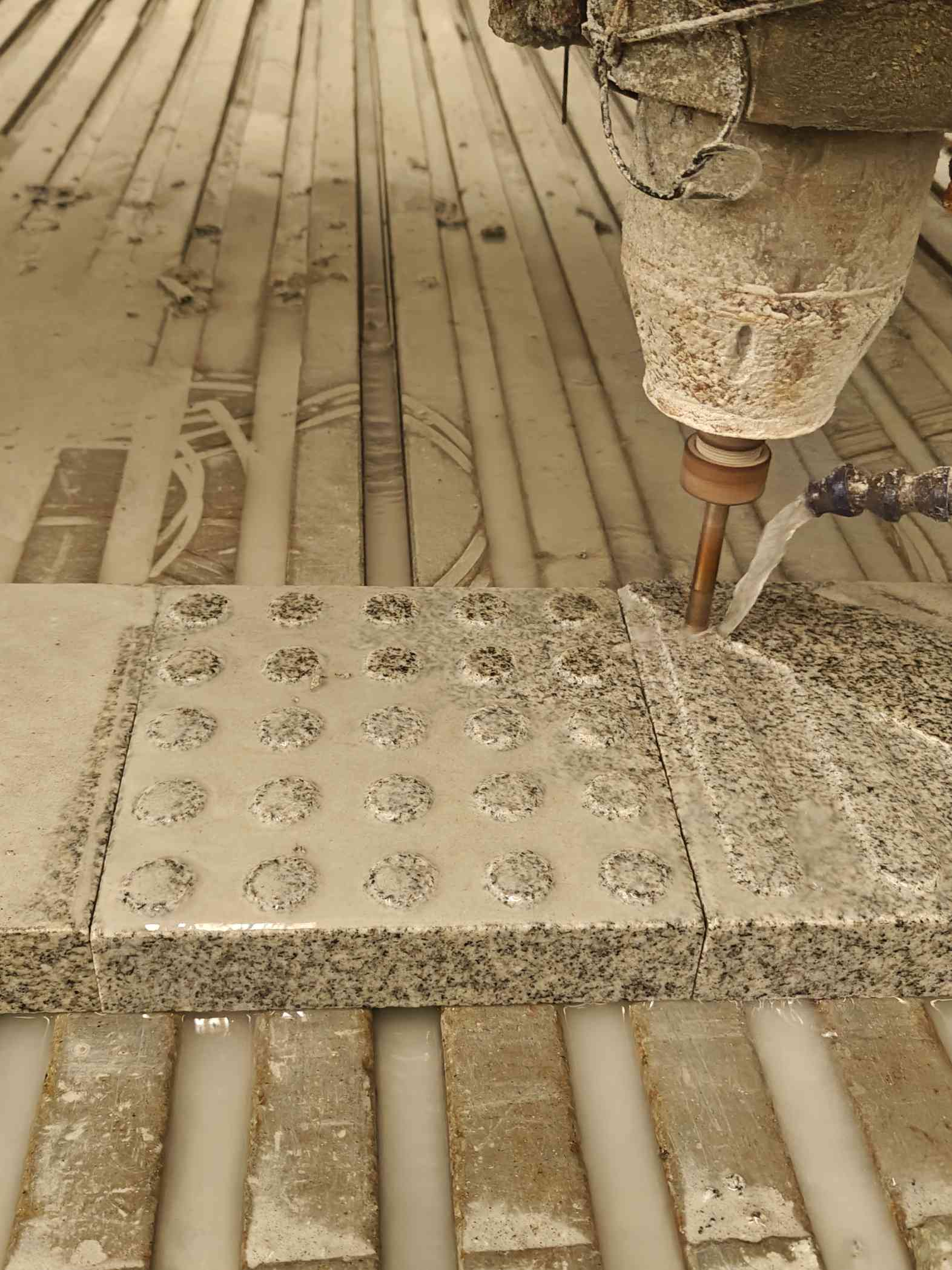 黑河 芝麻白花岗岩石材盲人石、盲道石、盲点石