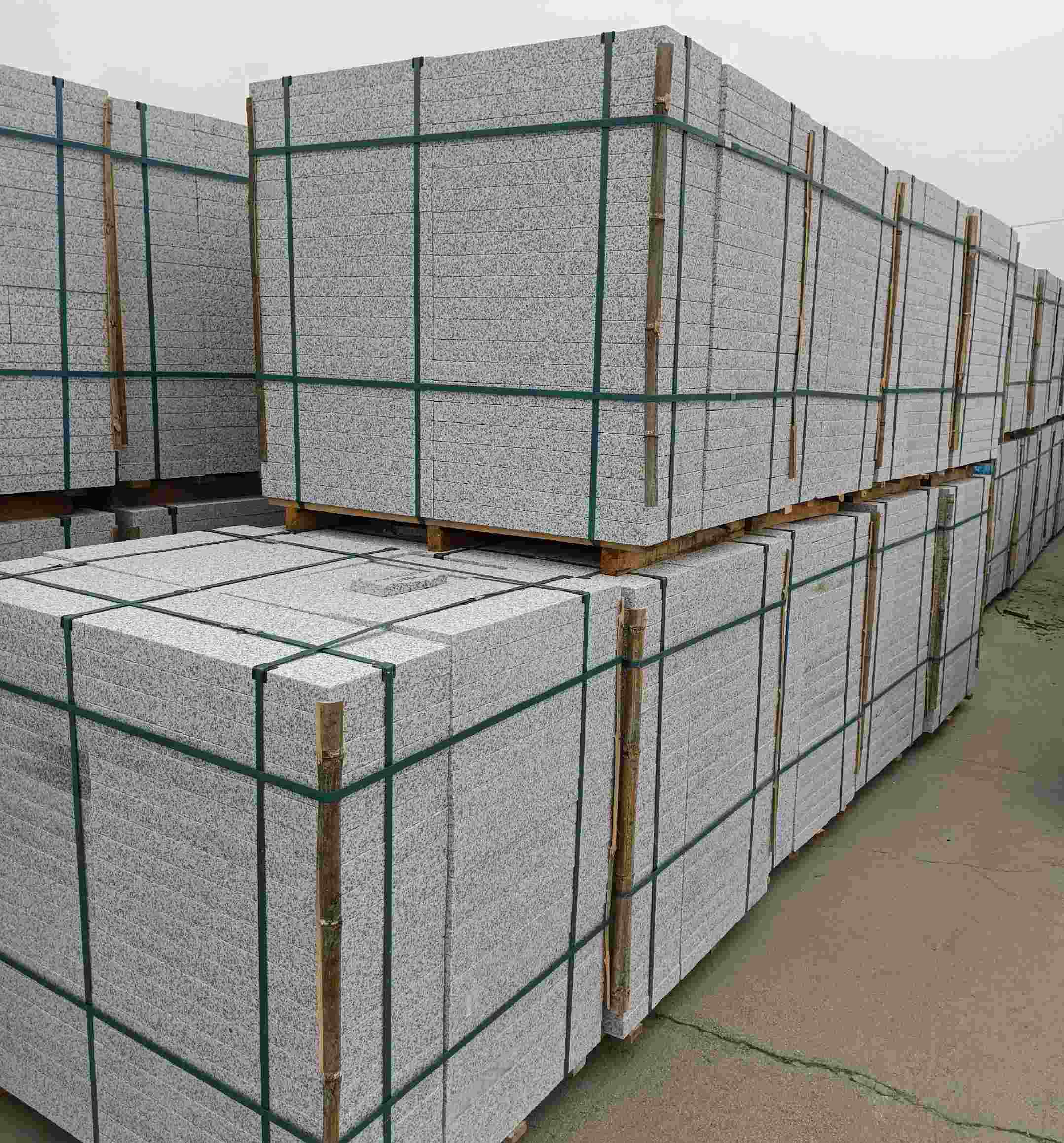 黑河 白麻花岗岩石材荔枝面地铺石（300*600*50）