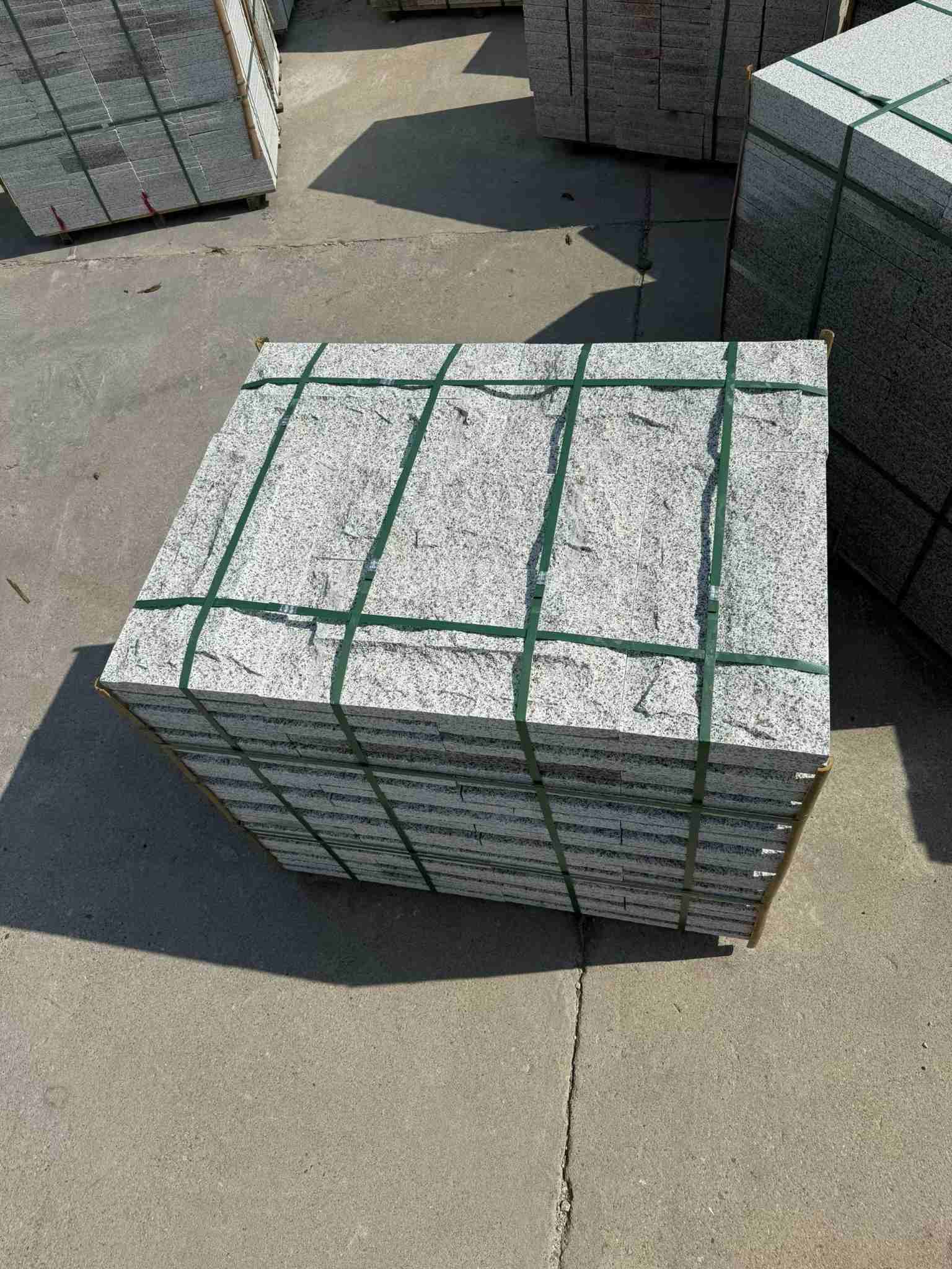 黑河 白麻花岗岩石材自然面蘑菇石成品