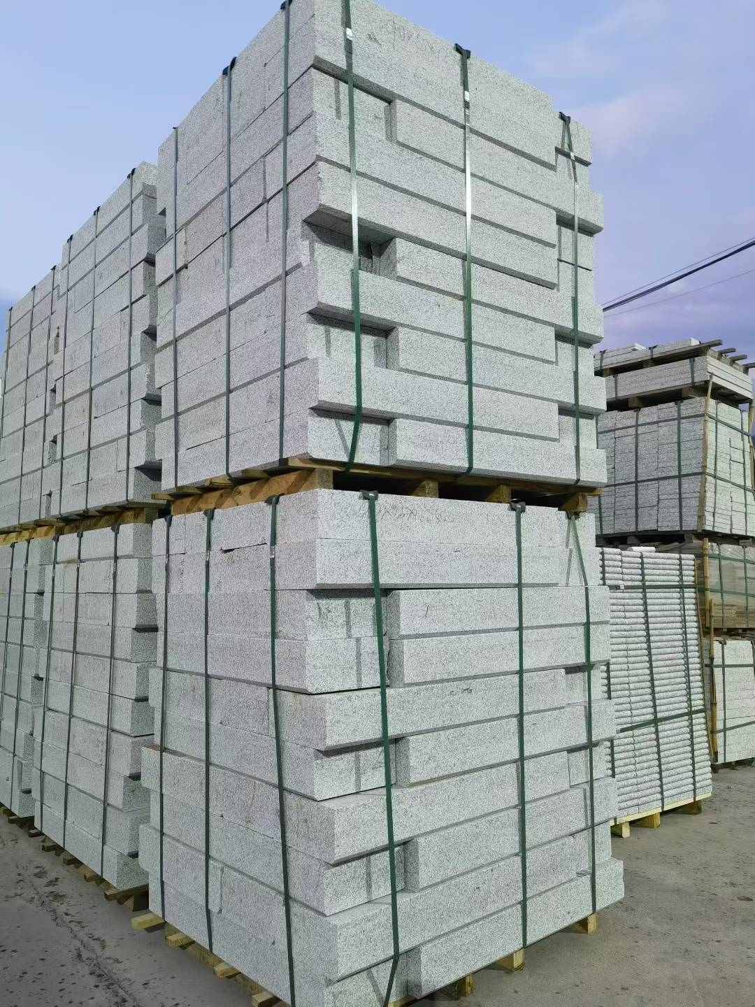 黑河 芝麻白花岗岩路沿石，路缘石，路肩石，道牙，立缘石，马路牙子，街沿石，侧石等