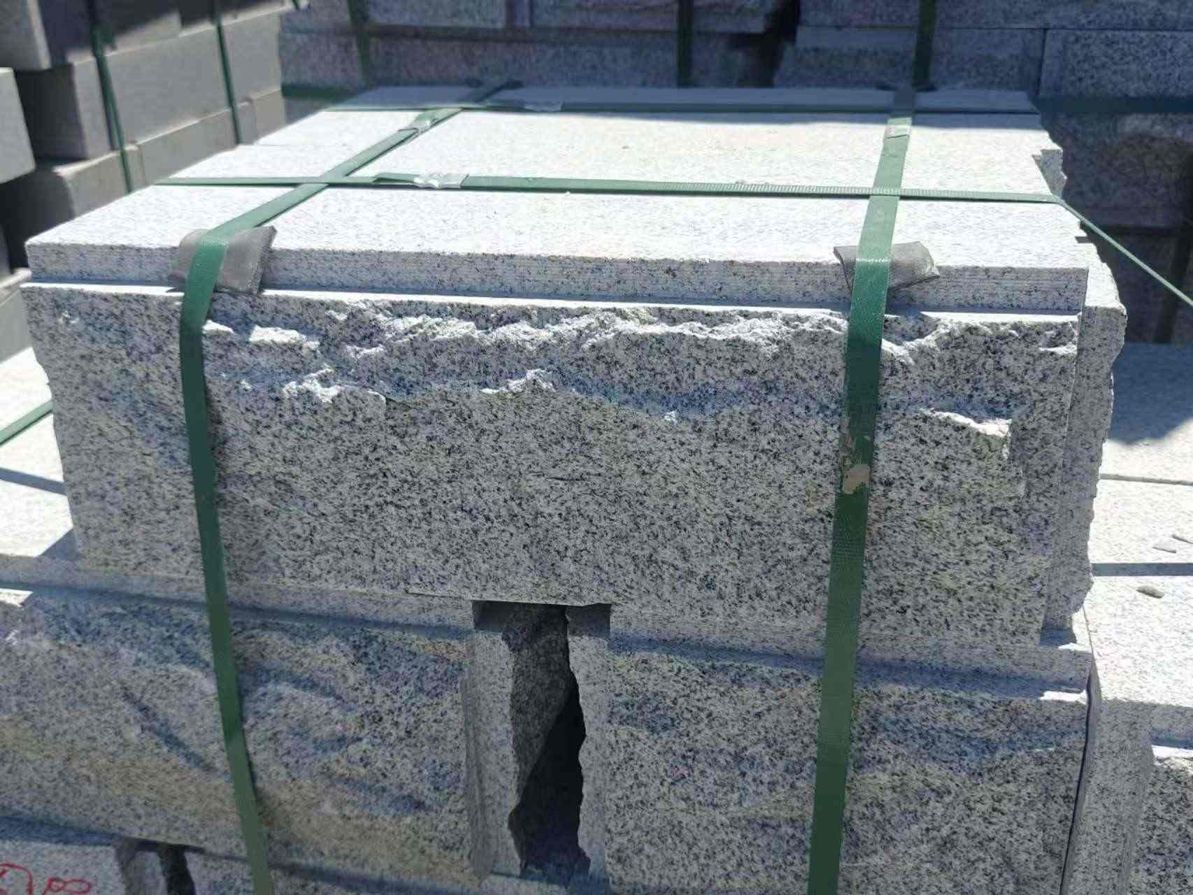 黑河 芝麻白花岗岩自然面成品