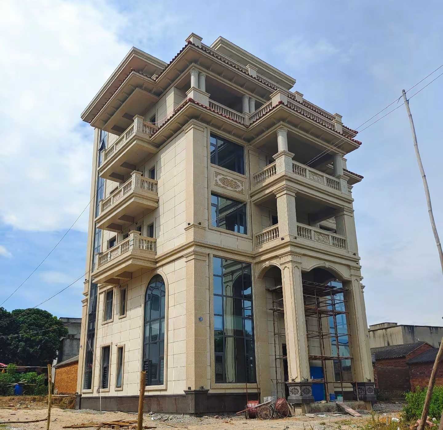 黑河 黄金麻花岗岩石材别墅外墙干挂搭配（雕花栏杆花瓶柱门楼罗马柱）